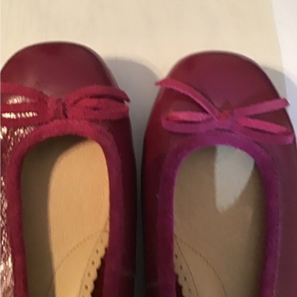 Woman’s size 6 American Eagle outfitters red slip on shoes - Picture 3 of 4